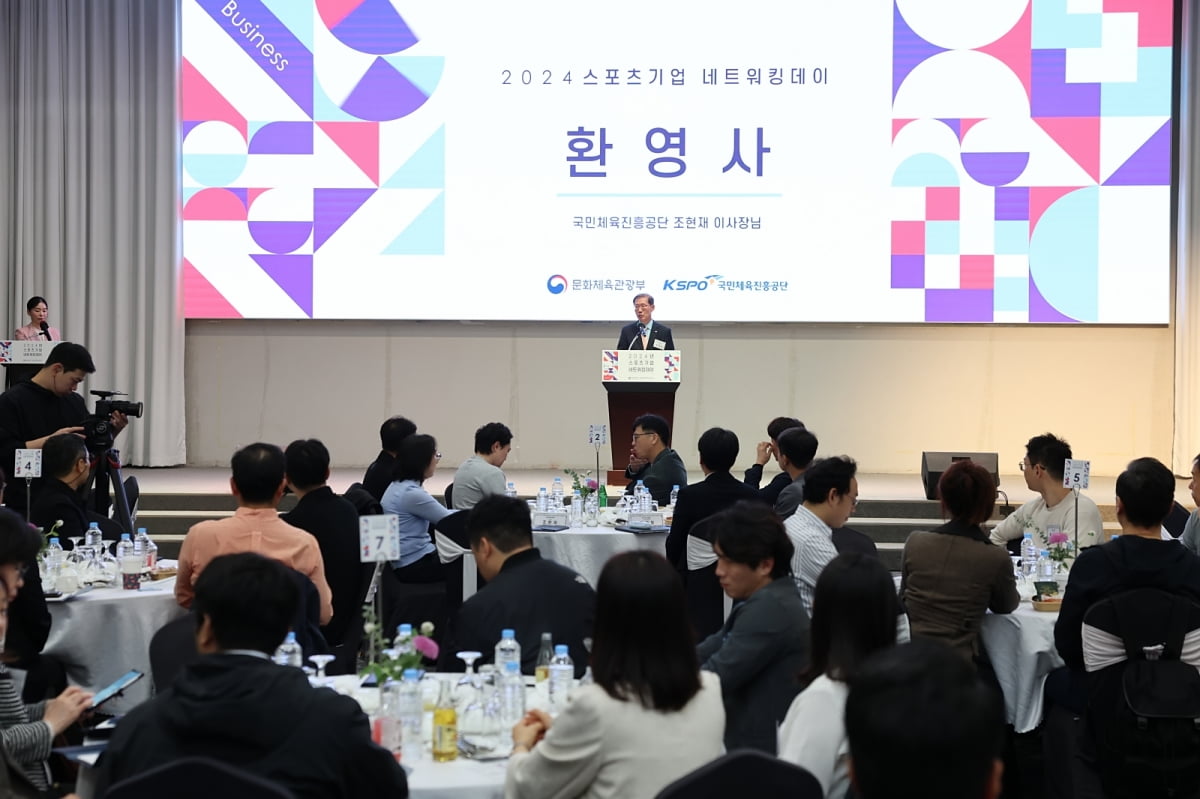 【欧冠集锦】莫拉塔弑旧主 维尼修斯点射难救主 皇马1-3不敌AC米兰