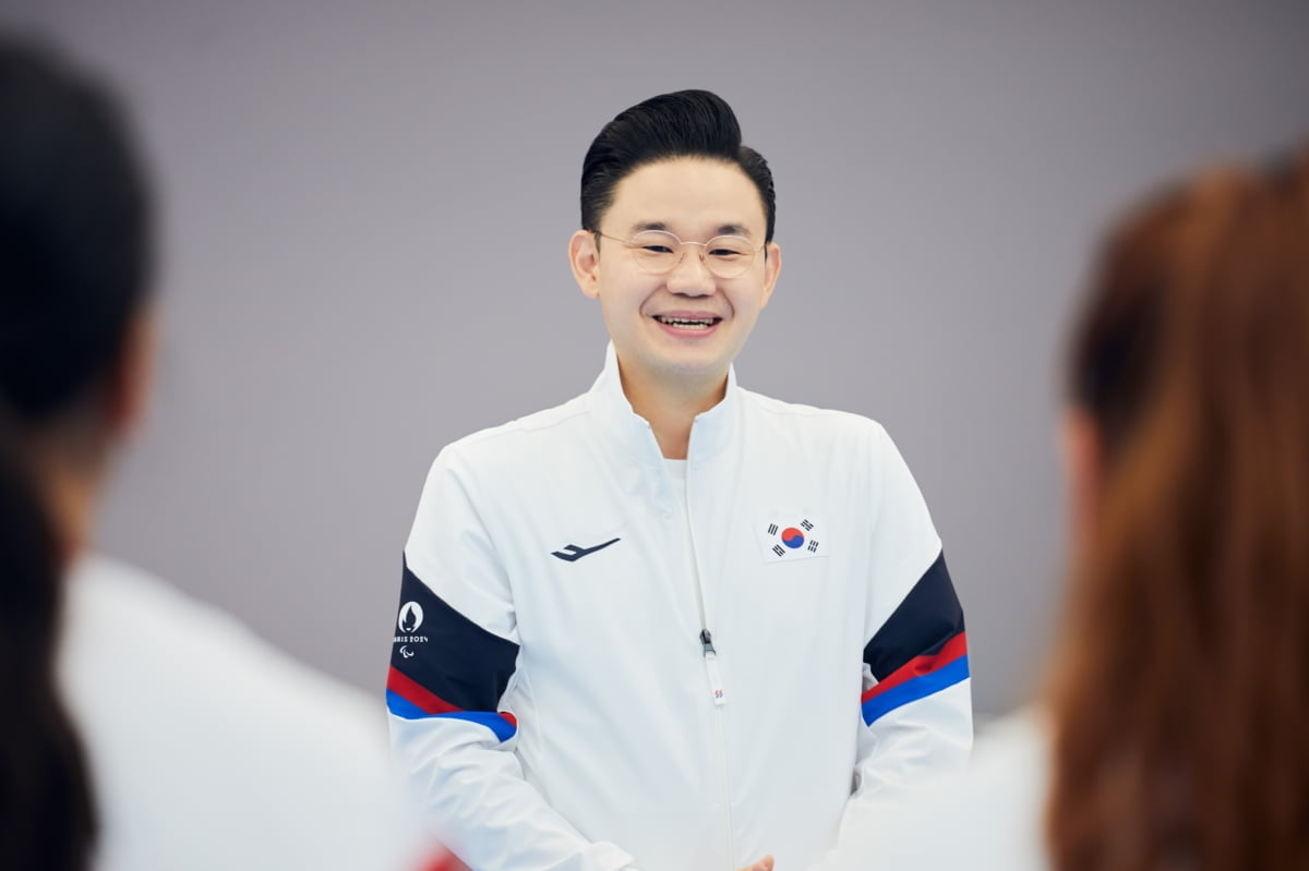 【观察】什琴斯尼还没来巴萨，段子都开始满天飞了