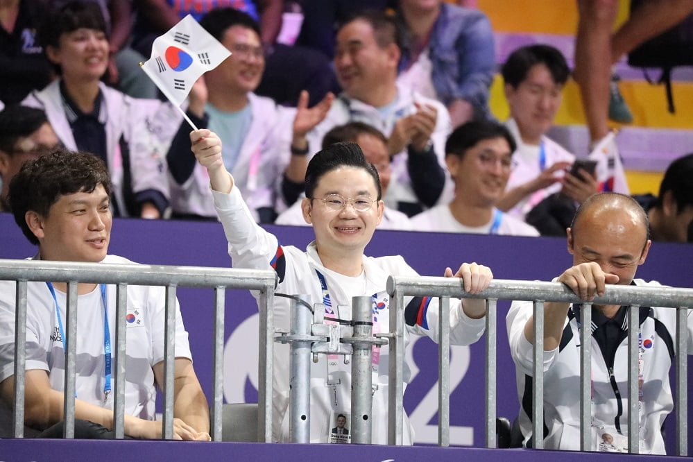 【欧冠集锦】萨卡双响，哈弗茨替补破门，阿森纳3-0摩纳哥