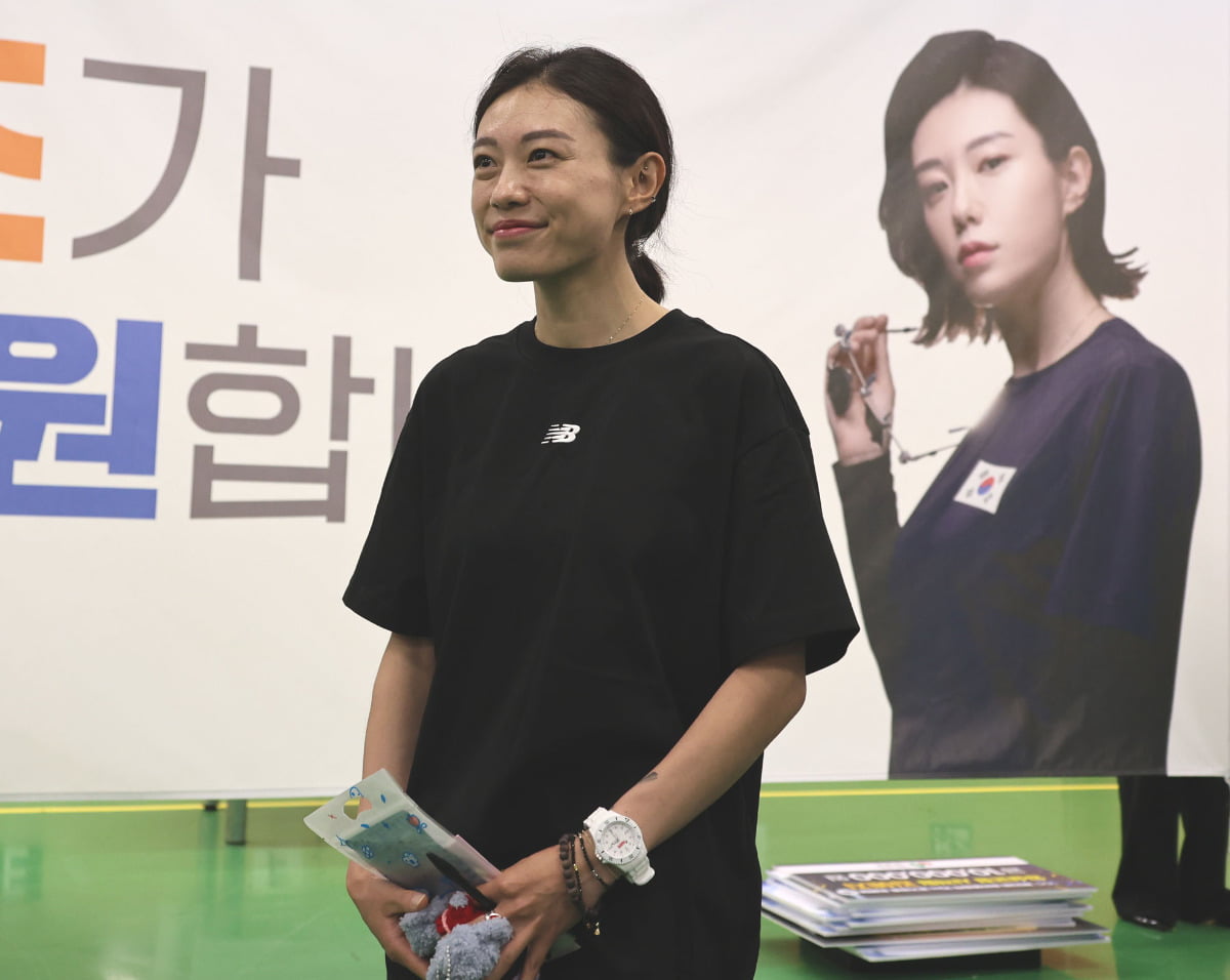 创造36次机会+16次绝对机会+10次助攻，萨卡三项数据英超第一
