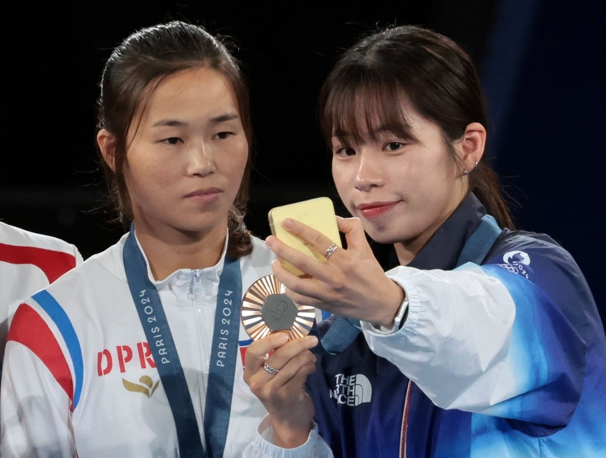 逆转失败！福克斯31+5，德罗赞18中7，国王豪赌失败，马刺成赢家
