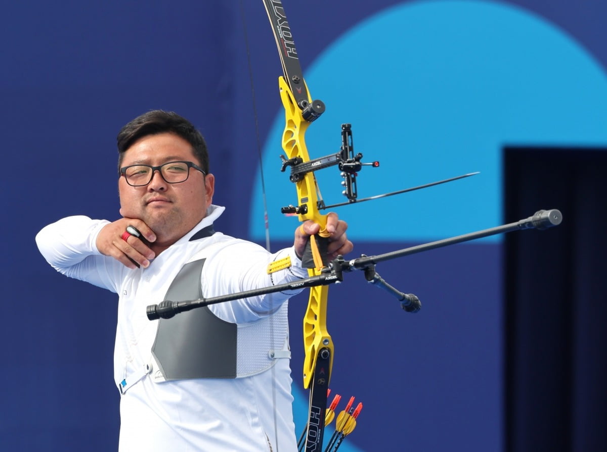 队报记者：吉达联合已与阿贾克斯就签下贝尔温达成协议