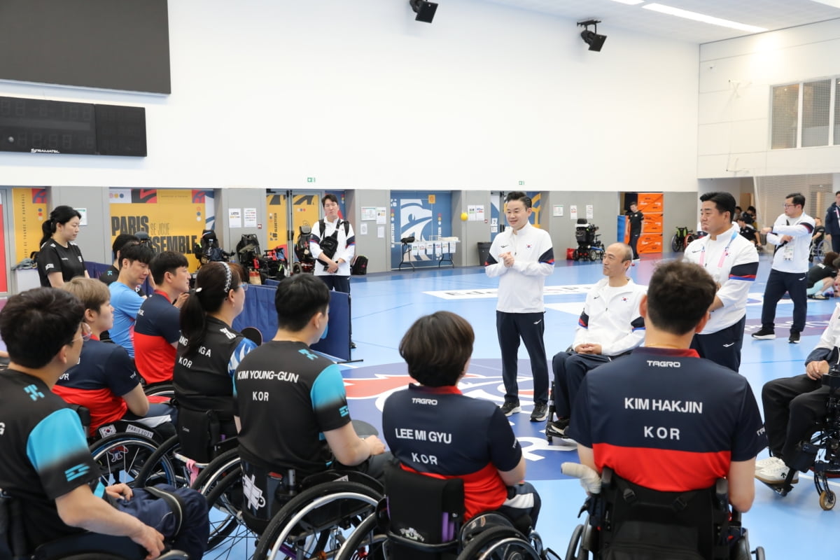 【观察】什琴斯尼还没来巴萨，段子都开始满天飞了