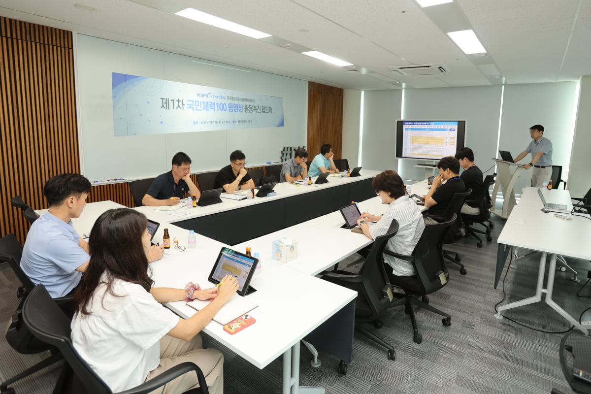 埃梅里：我们在欧冠踢得不错，但英超表现有所下降