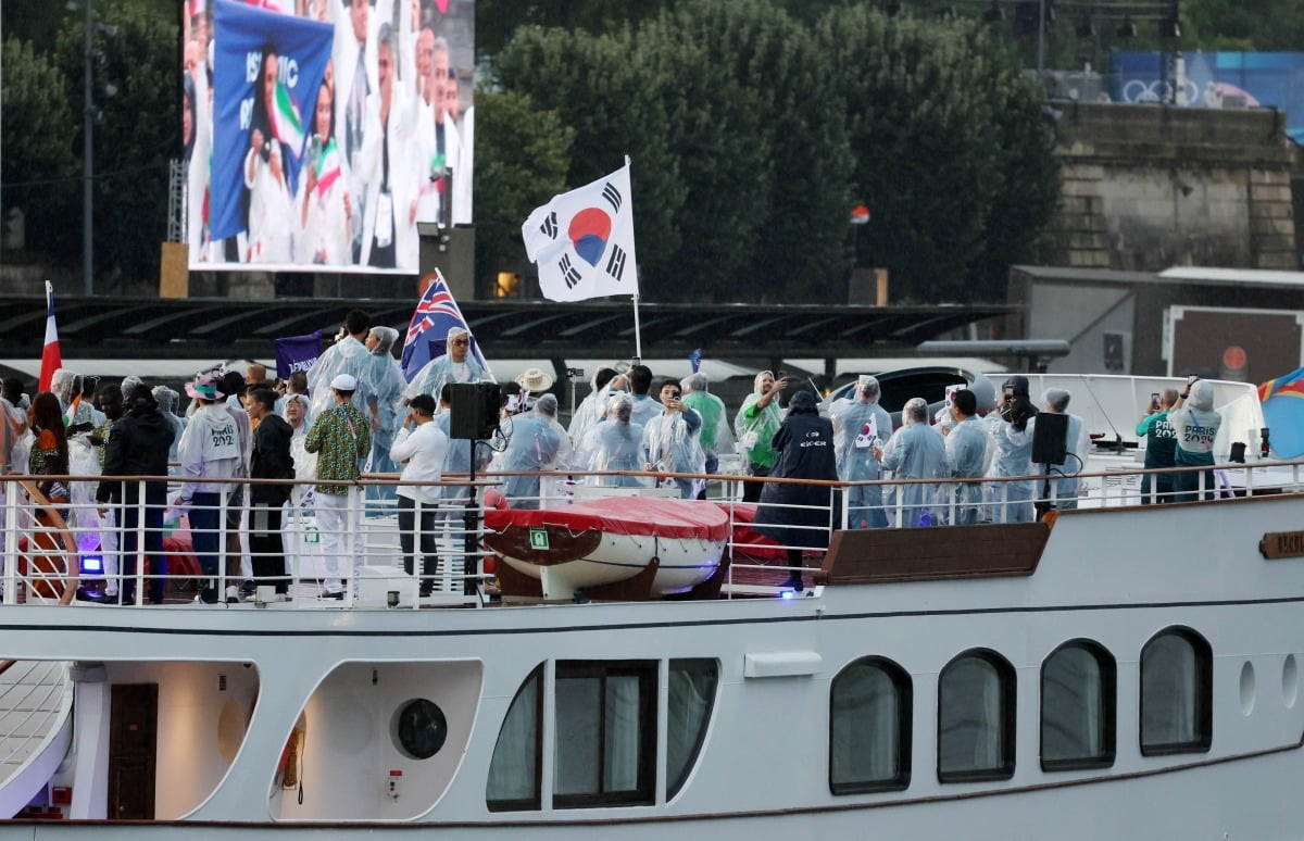 莱万：2012年夏天弗格森曾希望签下我，但多特不放人