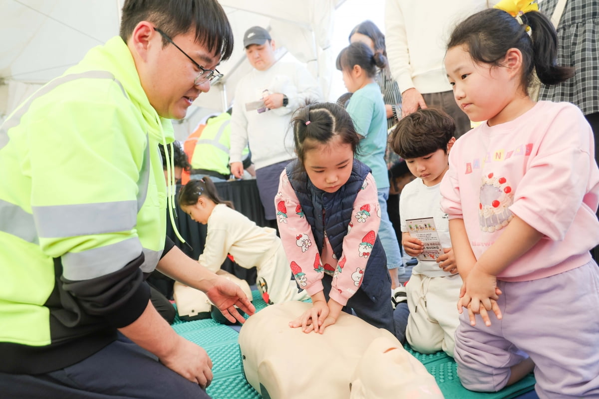 闵鹿蕾：从6月份开始就准备新赛季 希望在季后赛站稳脚跟基础有所进步