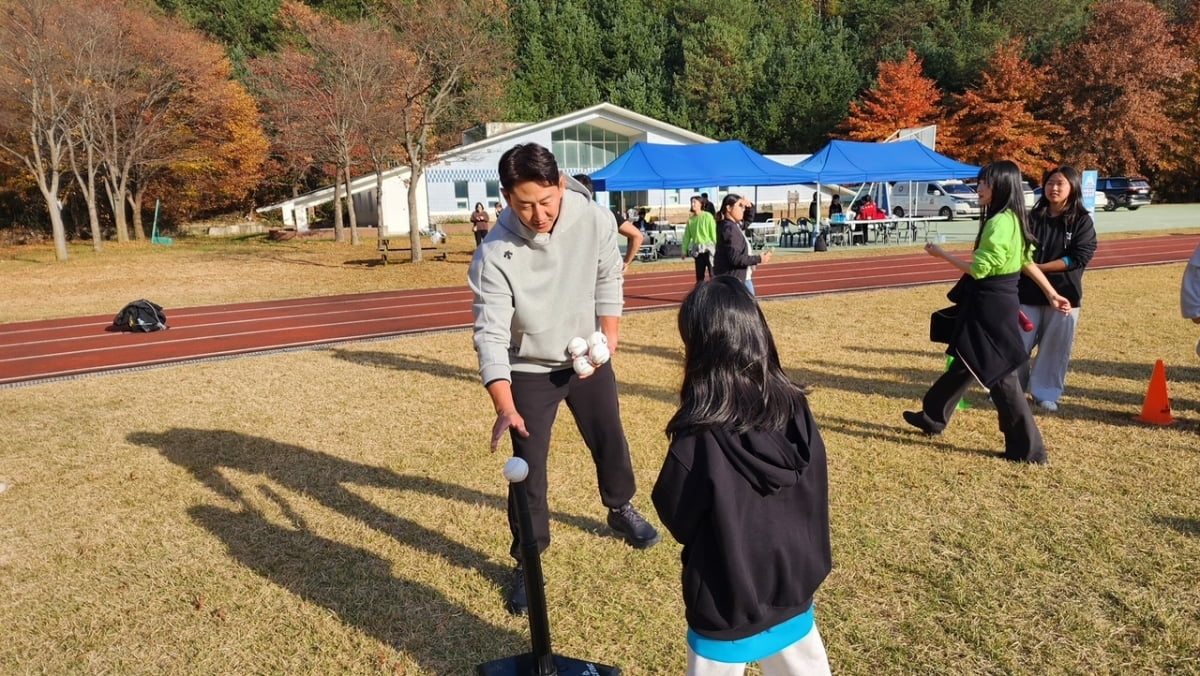 康宁汉姆29+10+15活塞终结尼克斯四连胜，唐斯缺阵布伦森31+10
