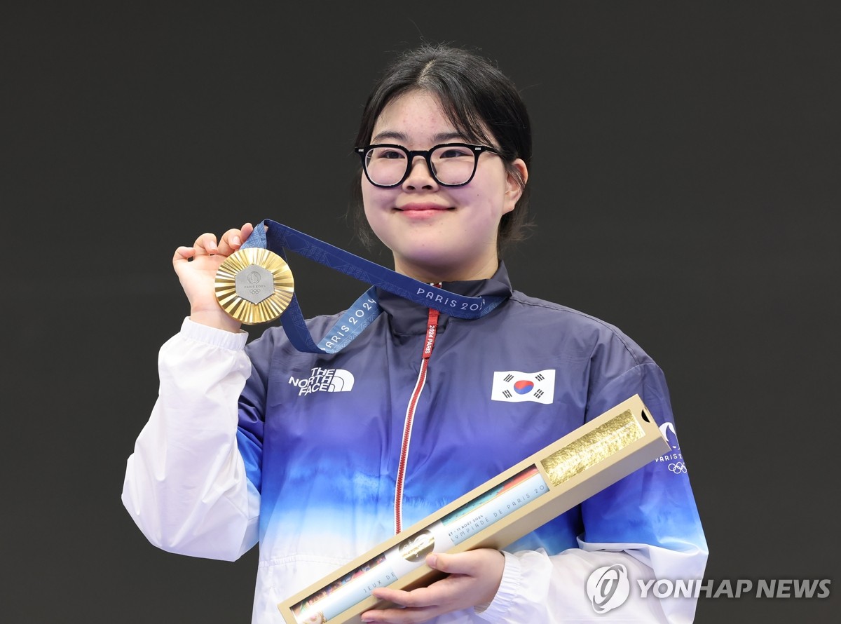 ❤️NBA各队晒感恩节专属海报，你更喜欢哪款？
