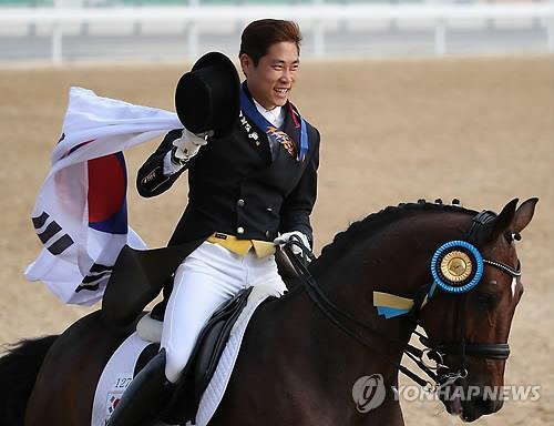 “英式”曼联一周年，管理与成绩依旧混乱