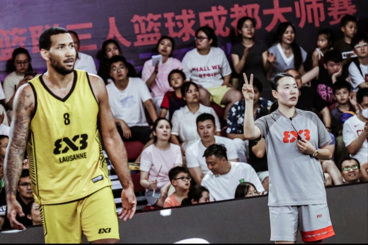 滕哈赫：不要现在评价！前两年我们都进了决赛 赛季结束后再说