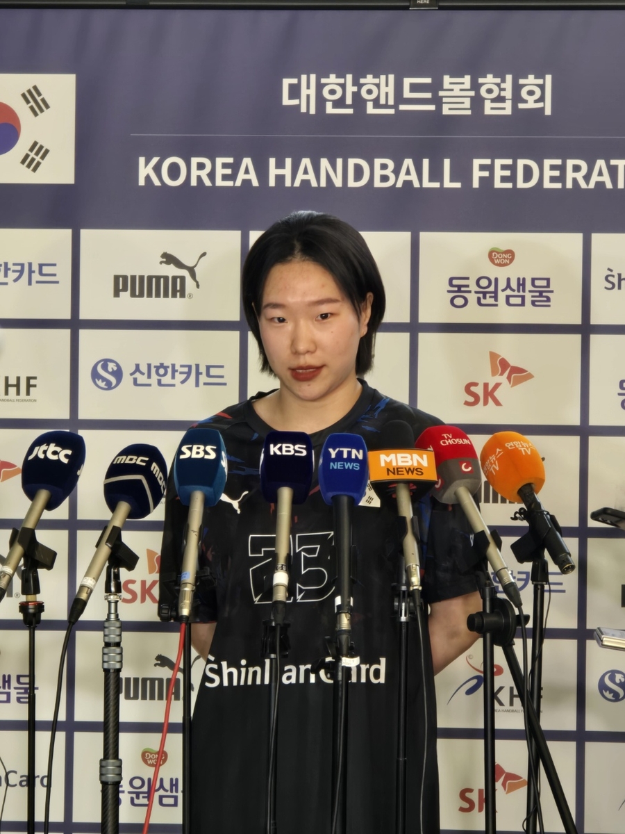蒙特拉：半场换下恰尔汗奥卢是因为他受伤了