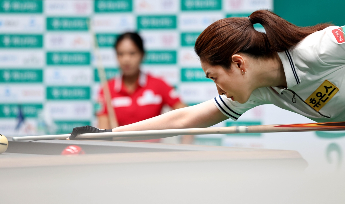 三杀！詹姆斯32+7+6，登顶历史第一，福克斯31+7，离队是正确的