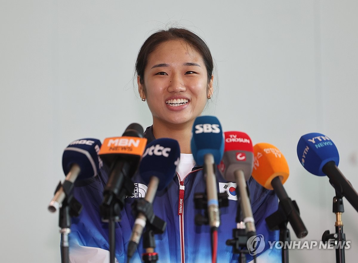 巴萨客战贝蒂斯首发：莱万领衔，亚马尔、奥尔莫出战