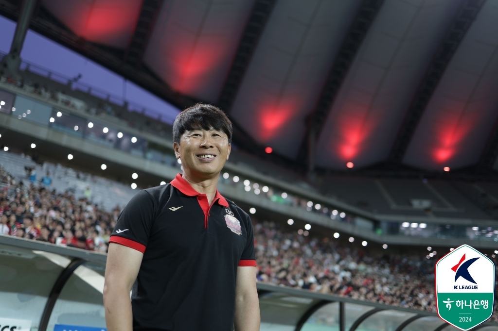 疑似受伤！李炎哲前6次出手全部命中独砍15分