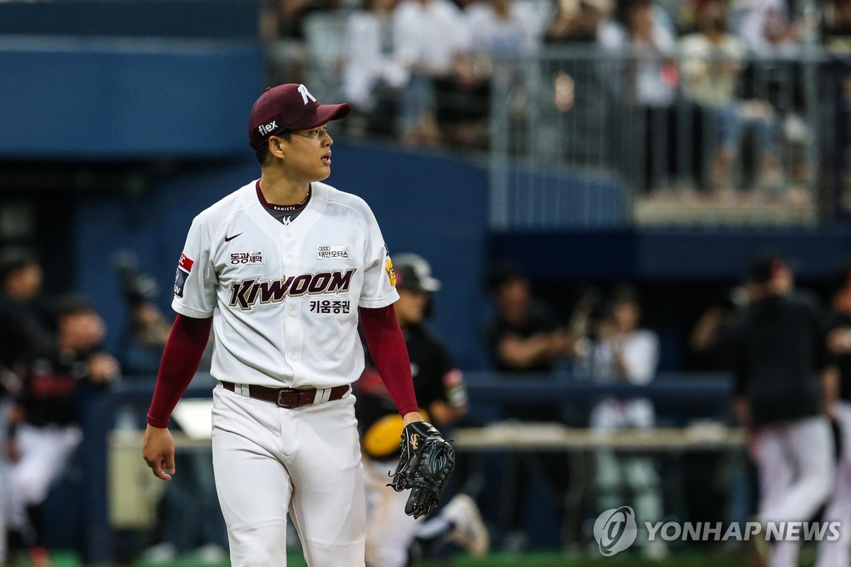 关键时刻掉链子！劳伊德季后赛两战19投5中合计仅有15分