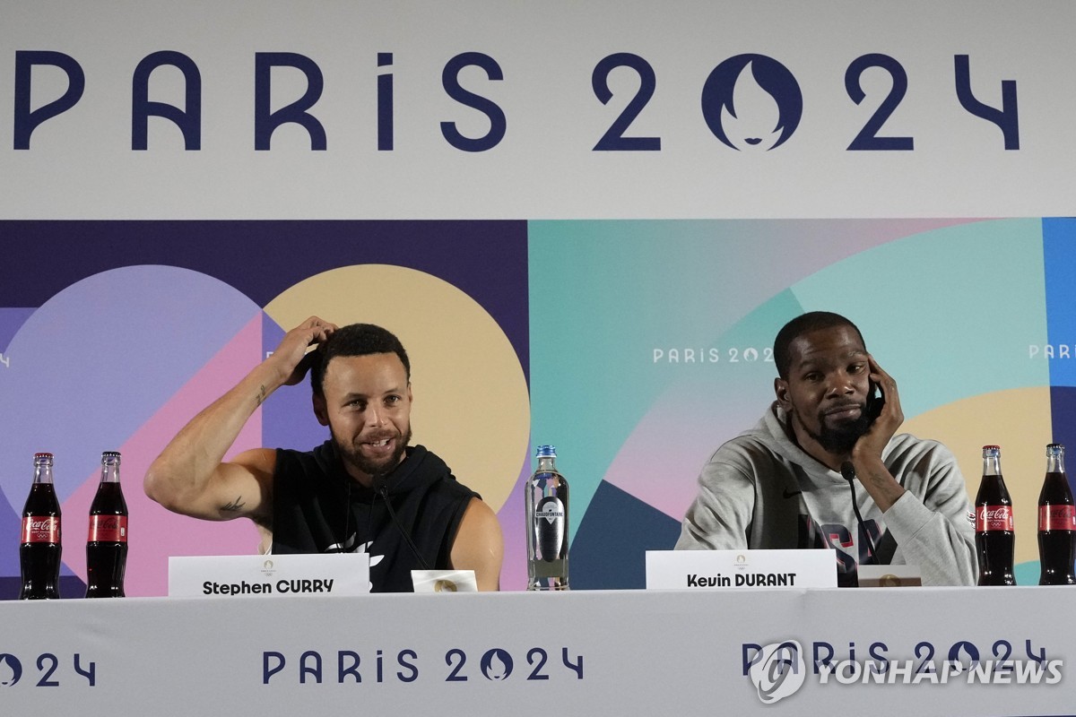 官方：国米与后卫邓弗里斯续约至2028年