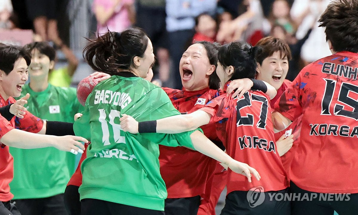 意甲-尤文1-0十人拉齐奥 卡巴尔造乌龙罗马尼奥利染红