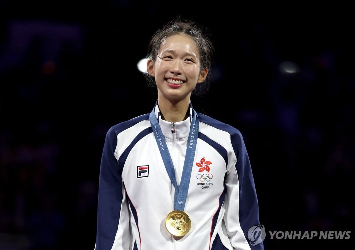 赫塞：我去巴黎半年纳赛尔就不想要我，不知他是否更喜欢我妻子
