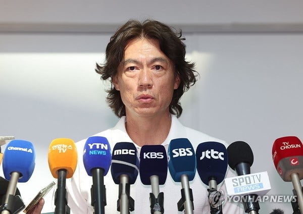曼联官方晒图：老爵爷弗格森将现场观战曼联vs博德闪耀