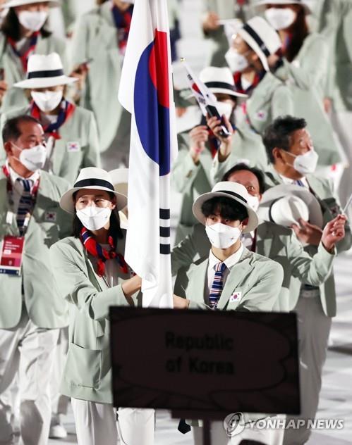 图片报：对阵巴萨时瑞尔森因晕倒被换下场，目前原因尚未查清