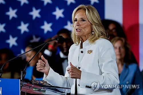 男篮首节险胜关岛！曾凡博大秋统治攻守，替补可圈可点，三分仍差